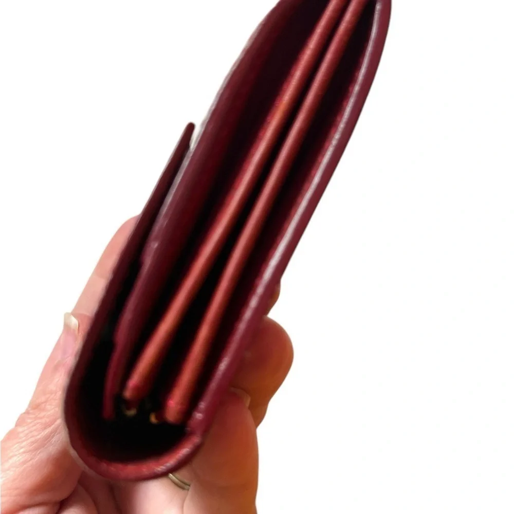 Louis Vuitton Sara Vernis Red Embossed Women's long wallet